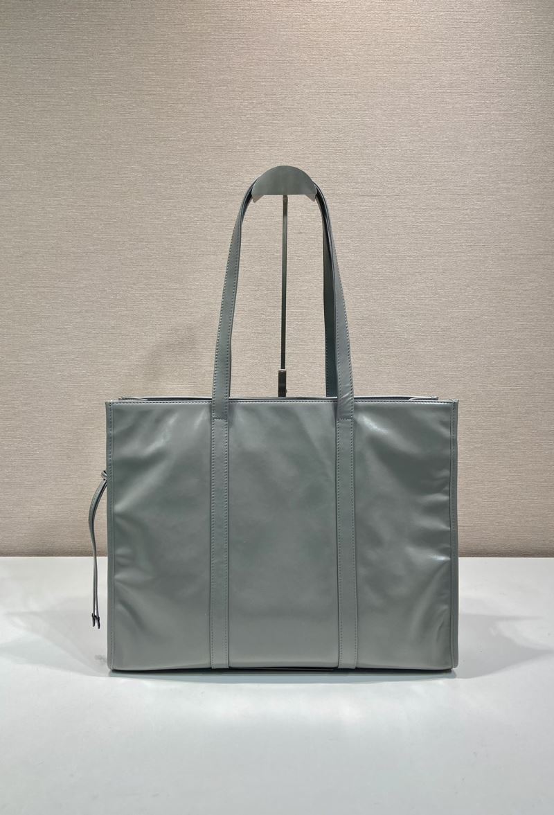 Pra*a tote bags